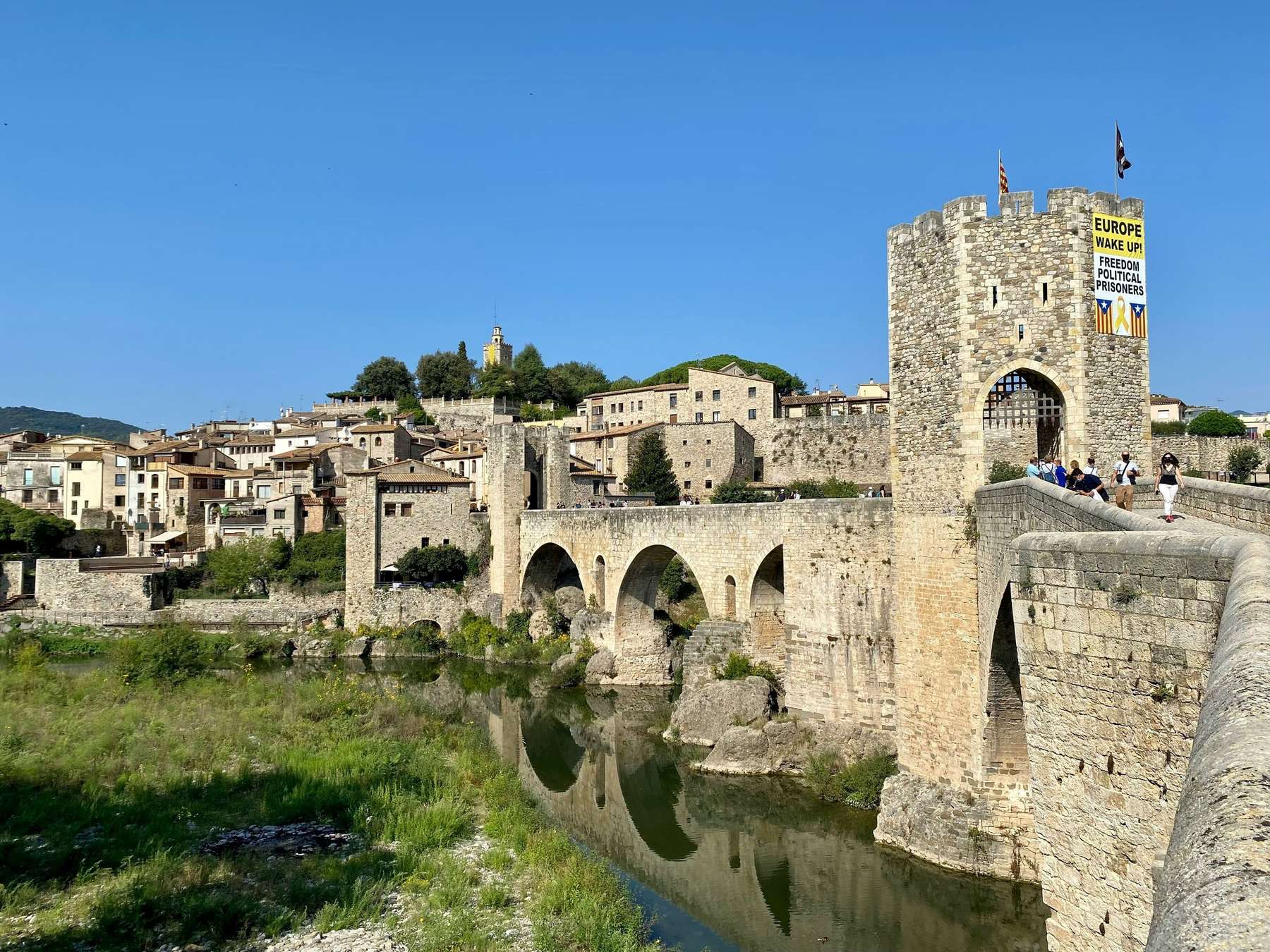 Besalú · pont romànic